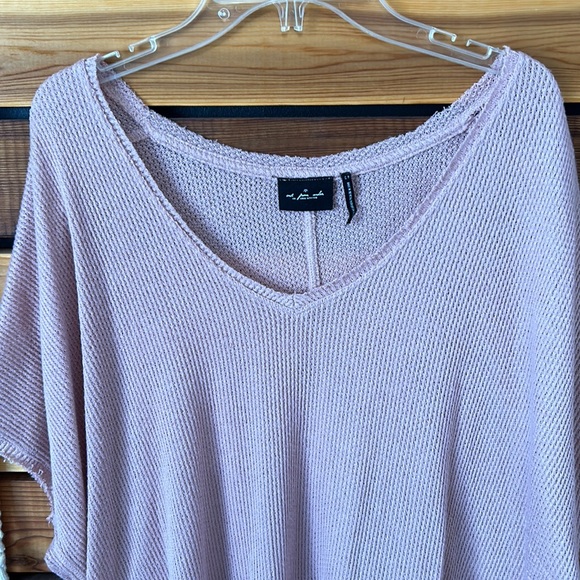 Urban Outfitters loose Beautiful Dusty Rose/ Blush Pink Sweater. - Picture 3 of 3